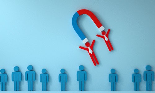 如何設計一個多用戶商城系統(tǒng)以支持不同角色的權限管理？