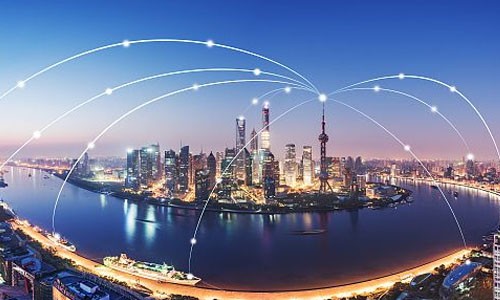 如何設計一個高效的跨境電商系統(tǒng)，以解決國際物流、支付結(jié)算和多貨幣支持的復雜性問題？